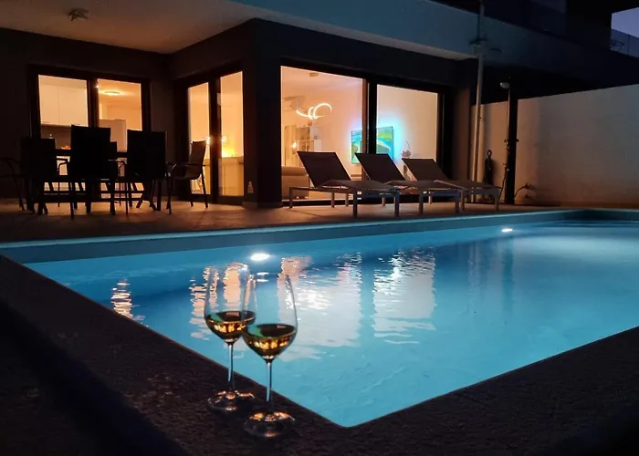 Luxury Adria With Private Pool And Sea View 빈예라크